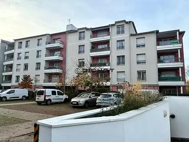 Lucé 28110 Achat / Vente appartement 2 pièces t2 au dernier étage parking