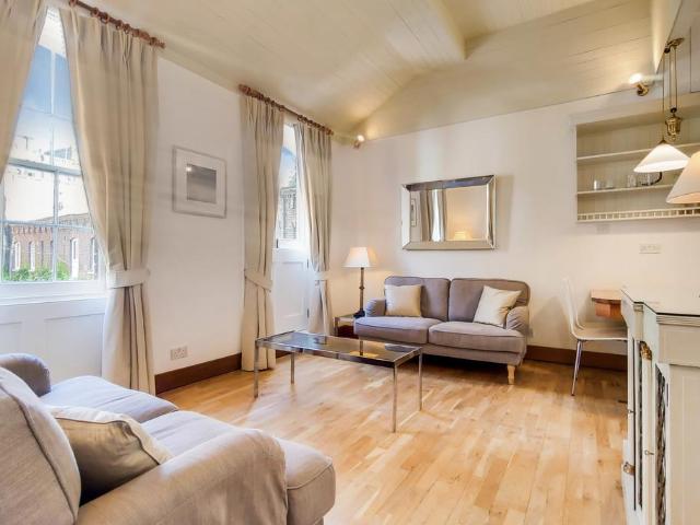 Lucerne Mews, London, W8 2 bed mews to rent £3,250 pcm £750 pw