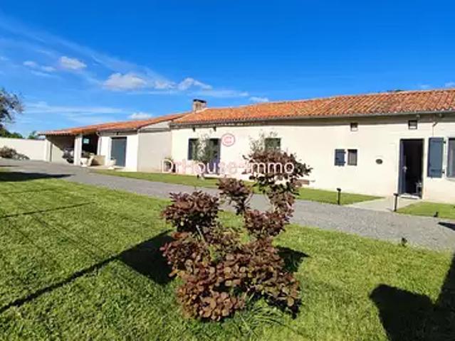 Luchapt 86430 Achat / Vente maison 7 pièces t7 terrasse parking