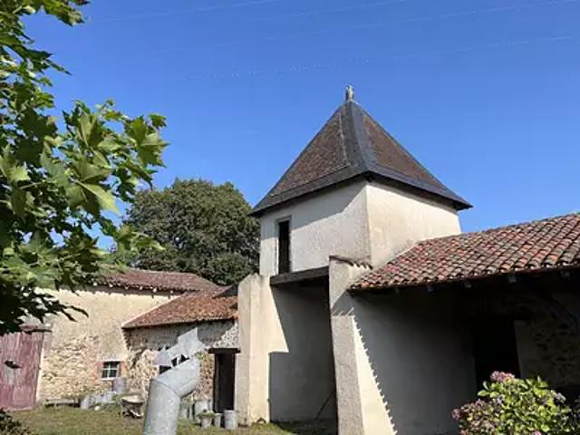 Luchapt 86430 Achat / Vente maison 7 pièces t7 piscine