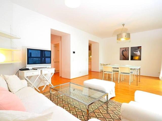 Lucid and spacious apartment near AKH Vienna with beautiful terrace