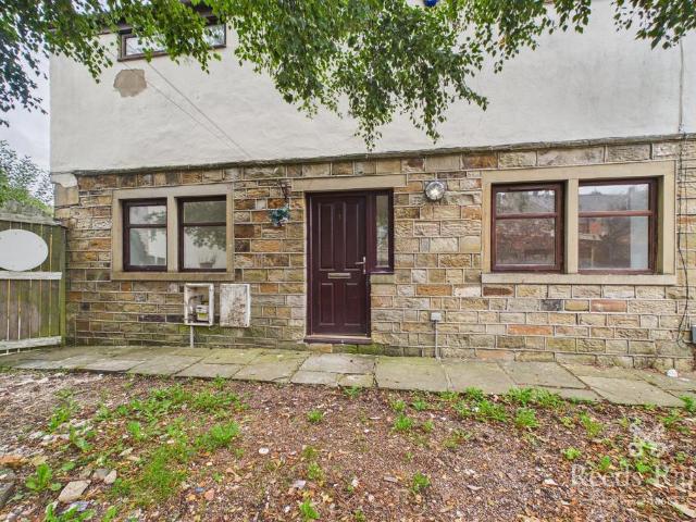 Luck Lane, West Yorkshire HD1 2 bed end of terrace house to rent £795 pcm £183 pw