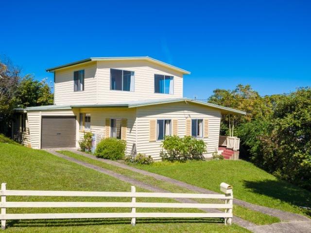 Lucky Lakeview First Time Offered in 50 Years