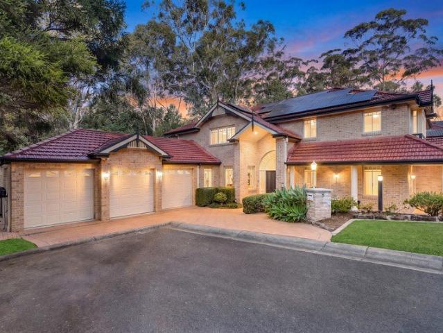 Lucky Number 8: Huge 6 Bed Multi Gen Entertainer in Sought After Private Estate