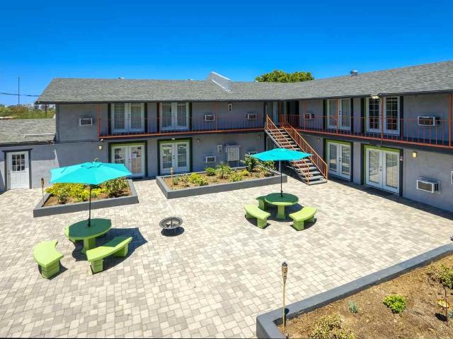 Lucky Star Flats Studio Apartment for Rent at 2201 E Roosevelt St, Phoenix, AZ 85006