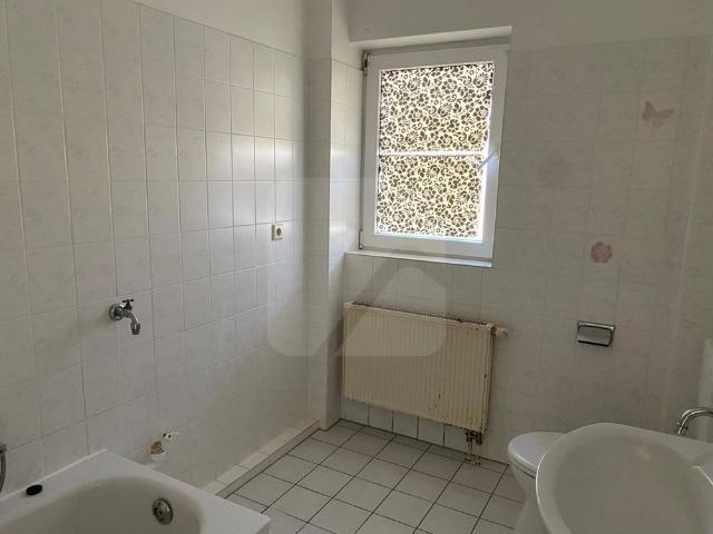 Lüdenscheid: WBS erforderlich! Freundliche 3 Zimmer Wohnung mit Fernblick und TG Stellplatz