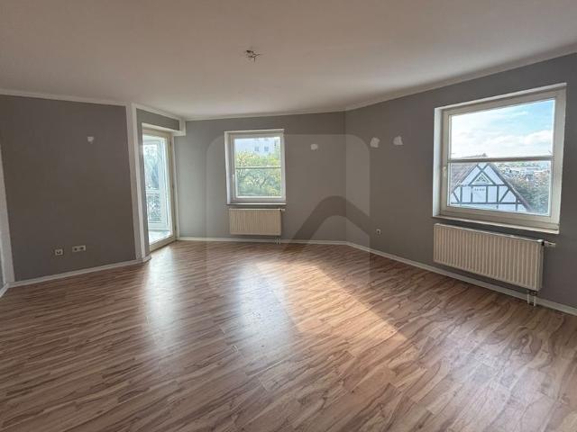 Lüdenscheid Zentrum: Attraktive 3 Zimmer Wohnung mit Wintergarten