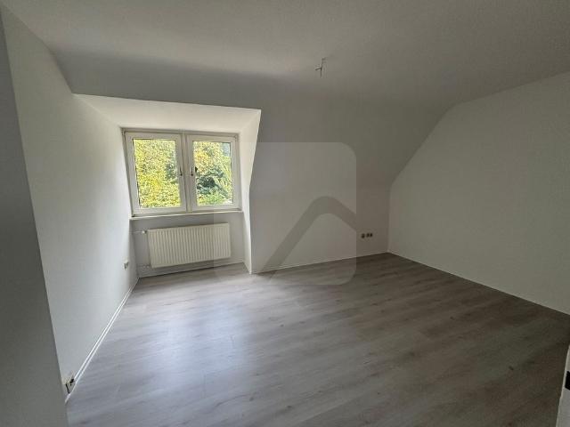 Lüdenscheid: renoviert gemütliches Single Apartment im Dachgeschoss