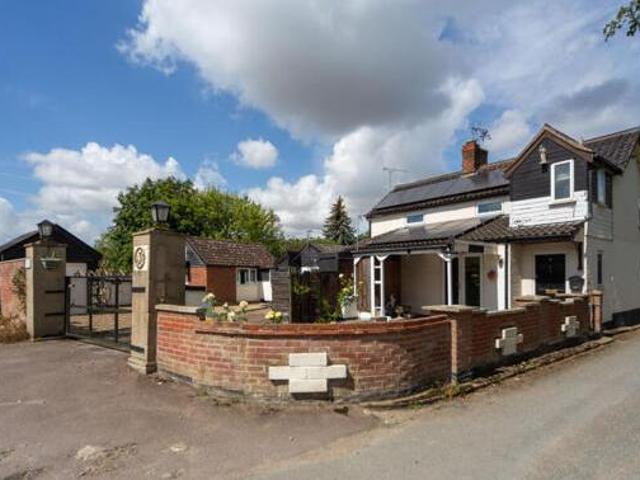 Ludgate Causeway, Detached House For