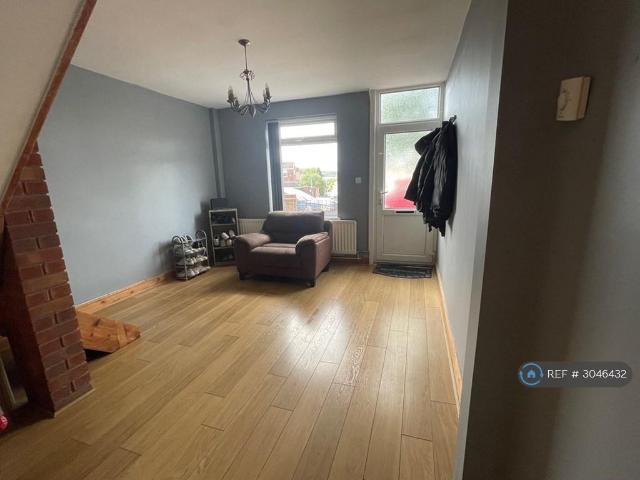 Ludgate, Tamworth, B79 2 bed terraced house to rent £995 pcm £230 pw
