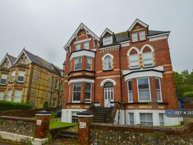 Ludlow Court, Eastbourne, BN20 1 bed flat to rent £1,100 pcm £254 pw