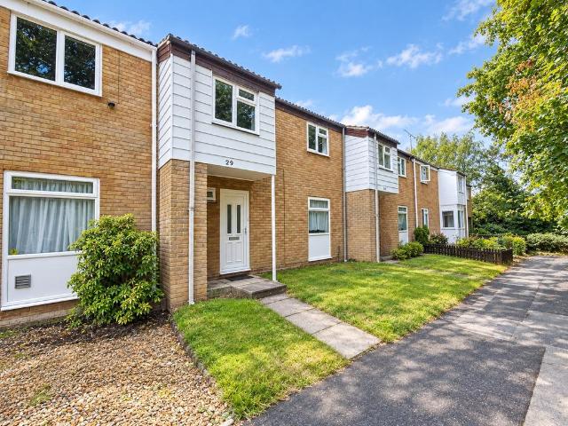 Ludlow, Bracknell, Berkshire, RG12 3 bed terraced house to rent £1,750 pcm £404 pw