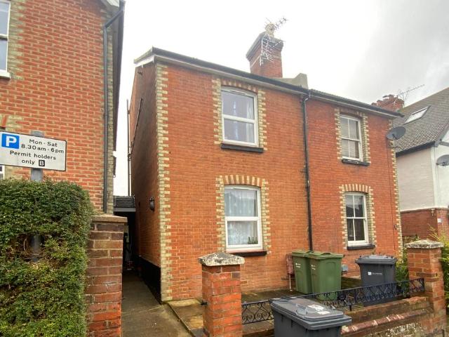 Ludlow Road, Guildford GU2 6 bed semi detached house to rent £4,780 pcm £1,103 pw