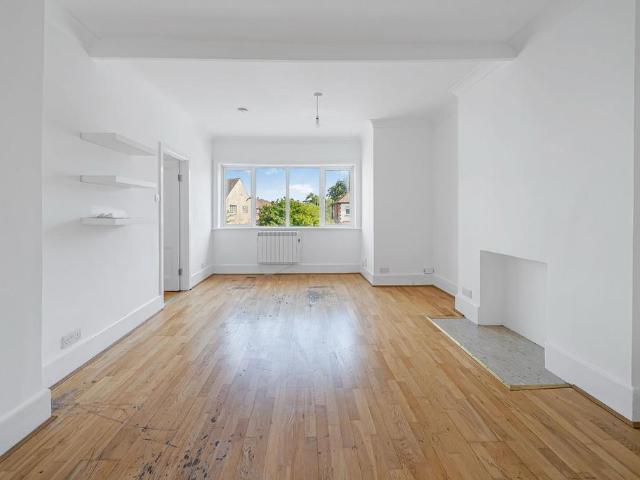 Luffman Road, London SE12 2 bed flat to rent £1,650 pcm £381 pw