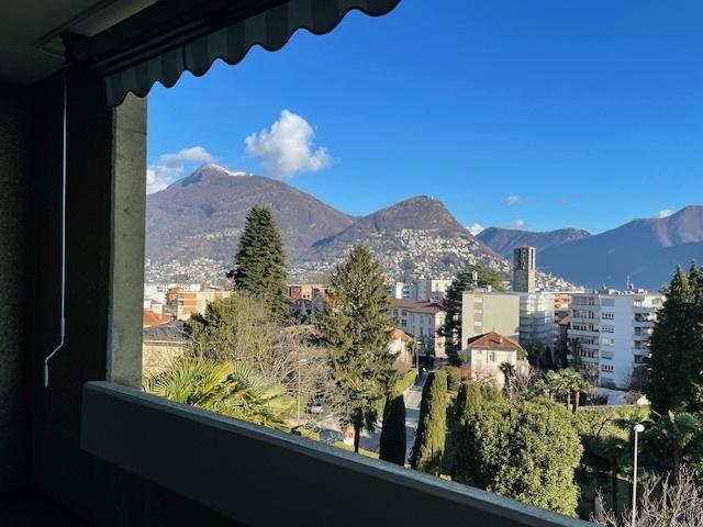 Lugano: 4,5 Zi. + Studio Wohnung mit freiem Blick