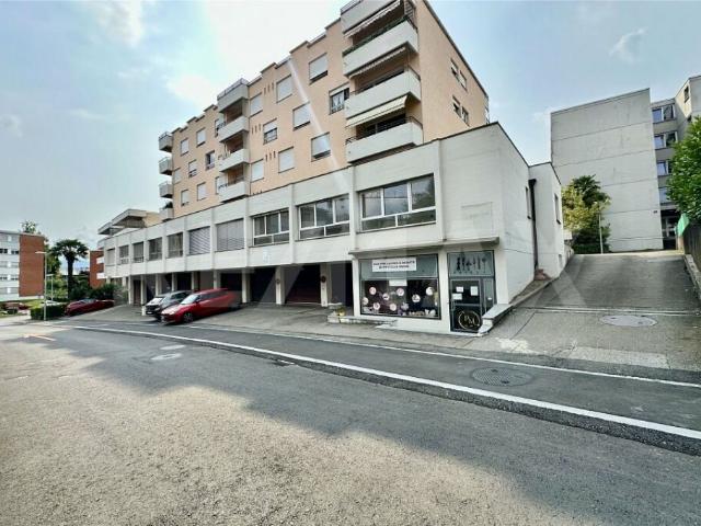 Lugano  Spazio commerciale trasformabile in 2 appartamenti, posizione strategica a Cortivallo