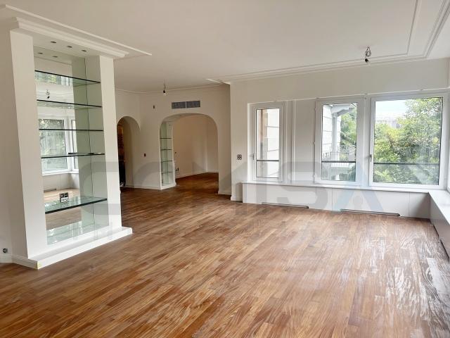 LUGANO ZENTRUM Elegante 10,5 Zimmer Wohnung mit Garten