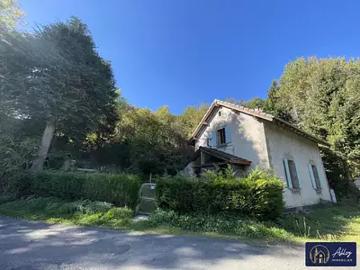 Lugarde 15190 Achat / Vente maison 3 pièces t3