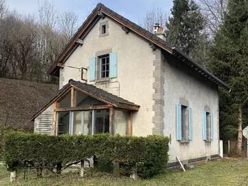 Lugarde 15190 Achat / Vente maison 3 pièces t3
