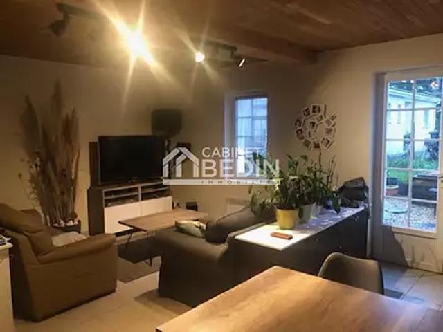 Lugon et l'Ile du Carnay 33240 Location maison 4 pièces t4 au dernier étage