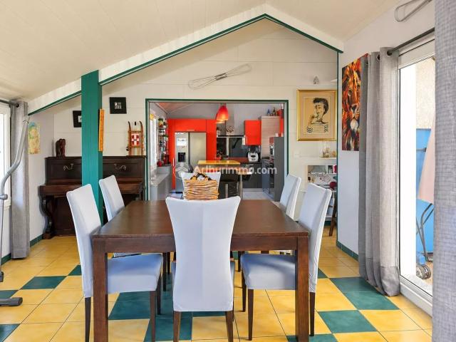 Lugrin – Vue panoramique sur le Léman, piscine et villa de 1. 179m² Évian Les Bains
