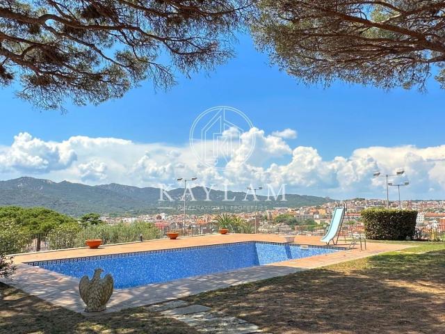 LUJO Magnífica residencia con una ubicación privilegiada y v. 692m² Sant Feliu de Guíxols