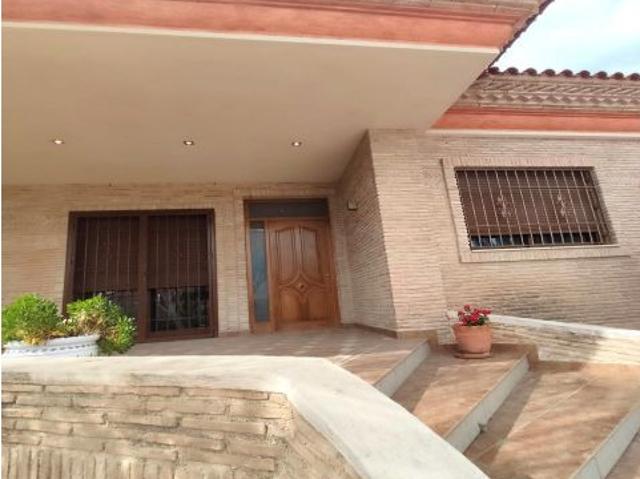 LUJOSO CHALET INDEPENDIENTE EN VENTA EN EL RAAL