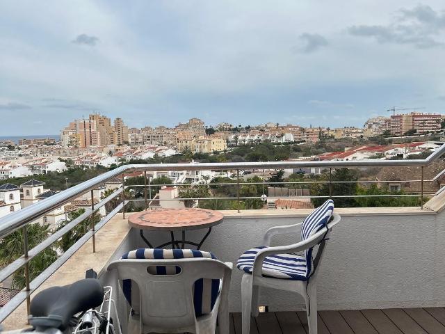 Lujoso ático dúplex con vistas al mar, solárium y barbacoa en la azotea