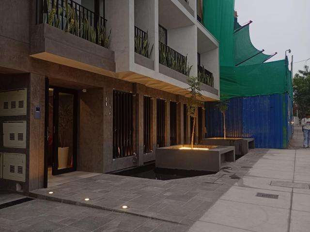 Lujoso Dúplex En Miraflores | Doble Vista: Calle Y Parque