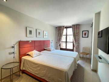 Lujoso y espacioso apartamento con vistas al mar en La Calatrava, Casco Antiguo de Palma