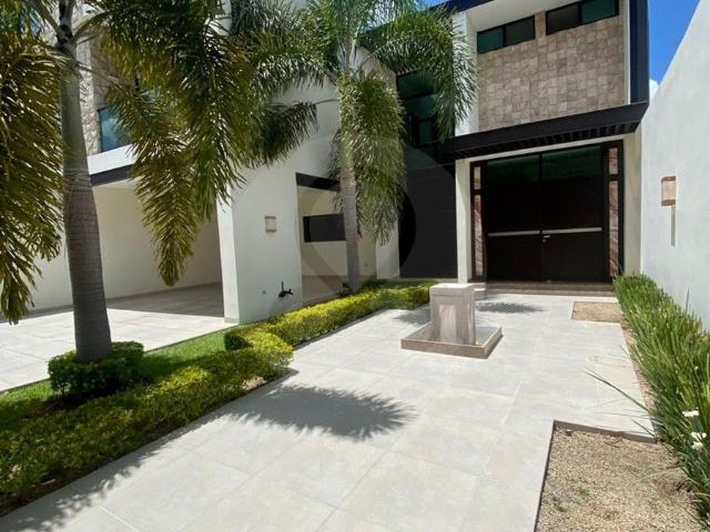 Lujosa Casa con PANELES SOLARES MONTEBELLO