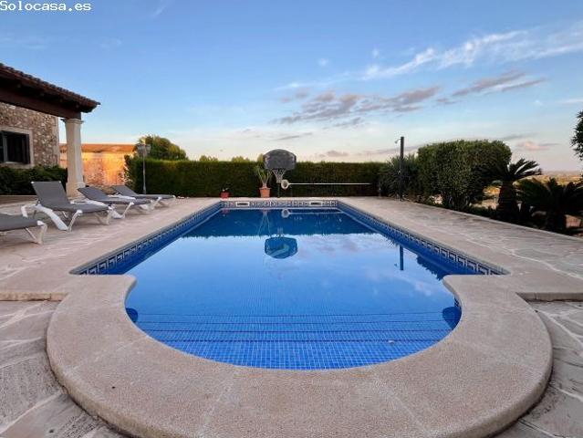 Lujosa casa de campo en alquiler en zona Campos