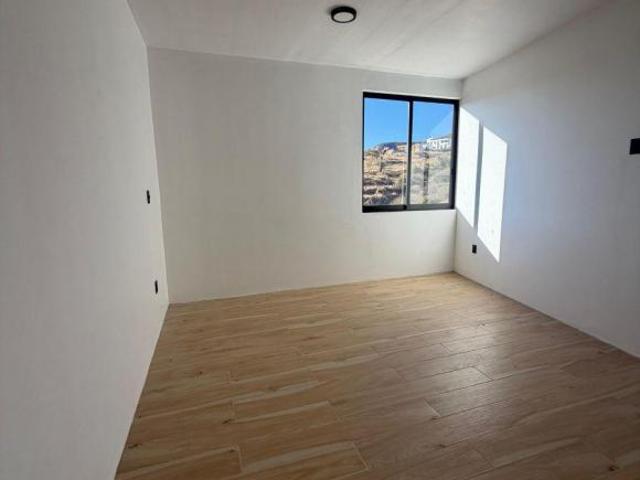 LUJOSA CASA EN VENTA, ZONA SAN FELIPE DEL AGUA