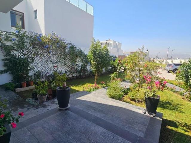 Lujosa casa en venta en sachaca