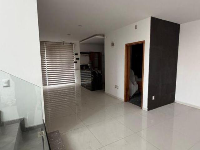 LUJOSA CASA EN COTO SENDAS RESIDENCIAL