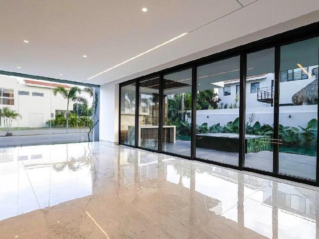 LUJOSA CASA LOS TIGRES RESIDENCIAL
