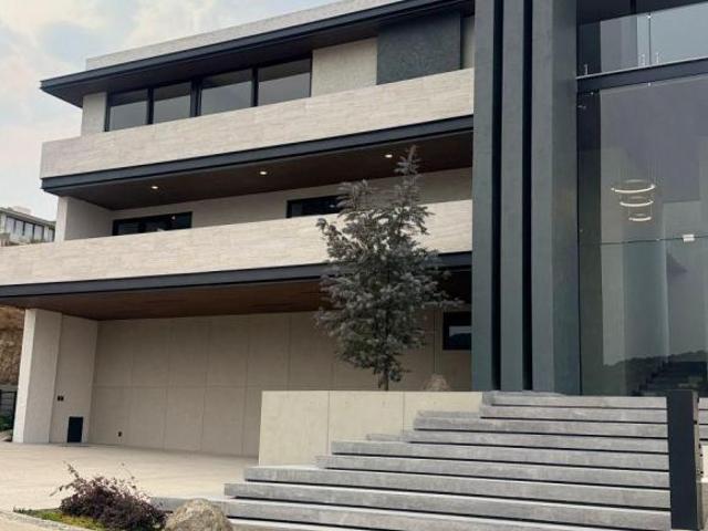 LUJOSA RESIDENCIA NUEVA EN RANCHO SAN JUAN