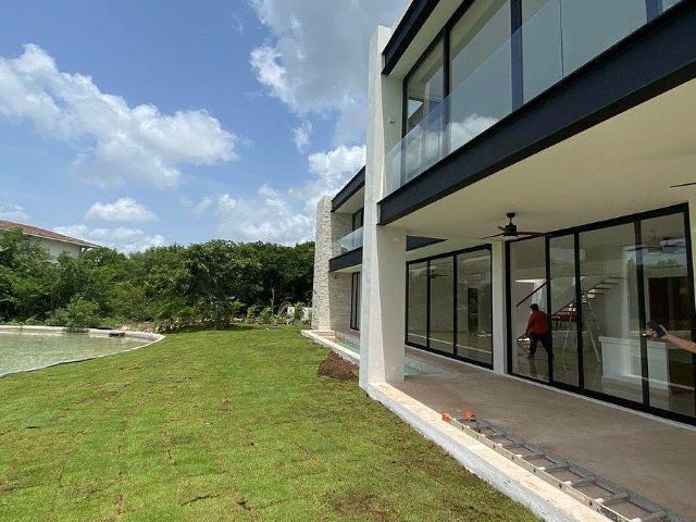 LUJOSA Y EXCLUSIVA CASA EN YUCAT?N COUNTRY CLUB