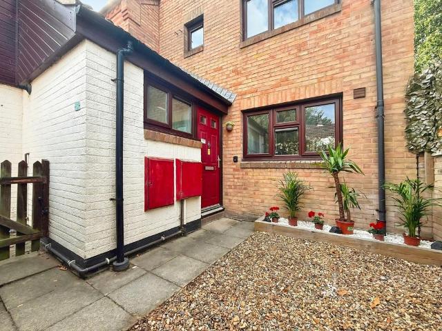 Luke Close, Norwich, Norfolk, NR5 2 bed house to rent £1,200 pcm £277 pw