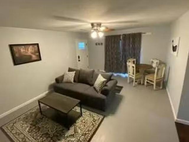 Luke Hooper, 1105 North Coler Ave, Urbana 2 Bedroom 1 Bath