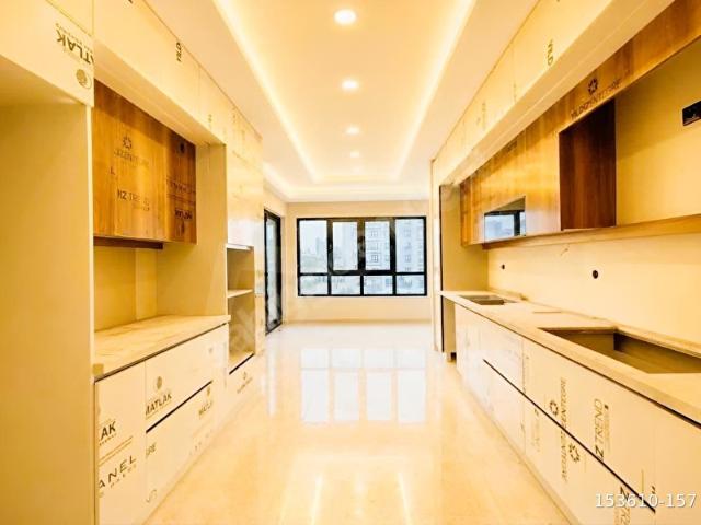 LÜKS PROJEDE OTURUMA HAZIR 4+1 ARA KAT DAİRE