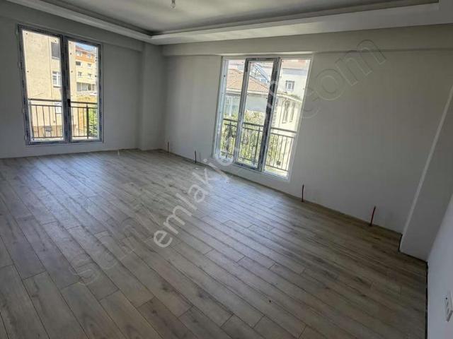 Lüks Site İçi Metro Yanı 3+1