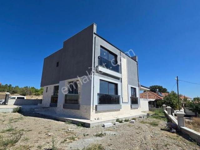 Lüks Ve Konforun Buluştuğu Noktada, Satılık Akıllı Villa!