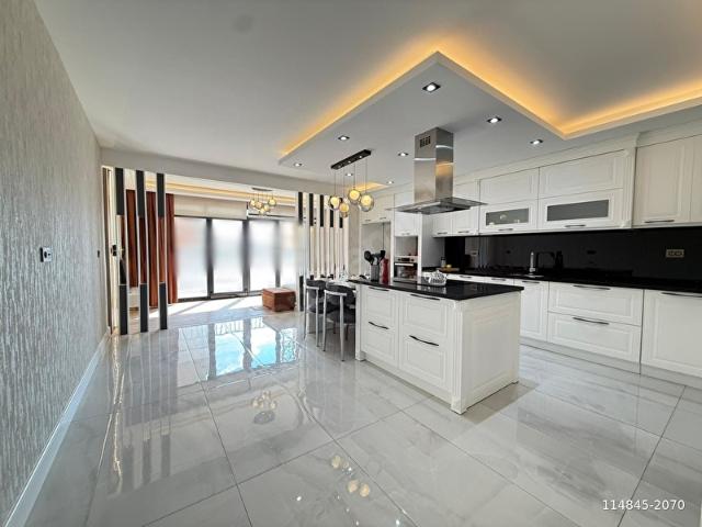 LÜKS YAŞAMIN EN SEÇKİN ÖRNEĞİ! FULL DONANIMLI SİTEDE 4+1 DAİRE