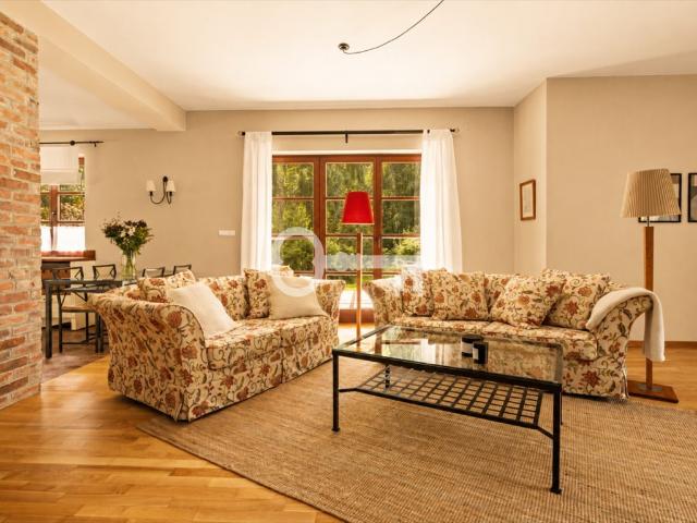 Zapraszam do luksusowej rezydencji 230 m² z prywatnym lasem