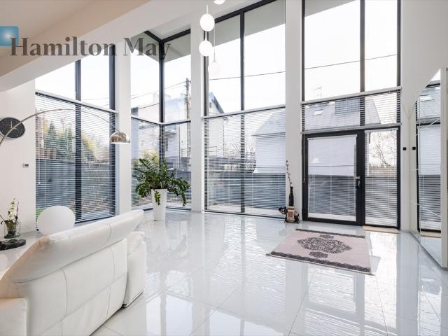 Sprzedam luksusową willę 294 m² z ogrodem i garażem