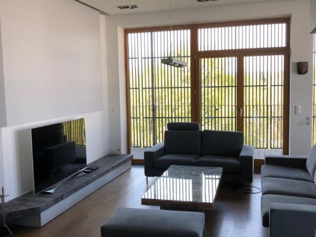 Wynajmę luksusowy 5 pokojowy apartament 182 m² na Mokotowie