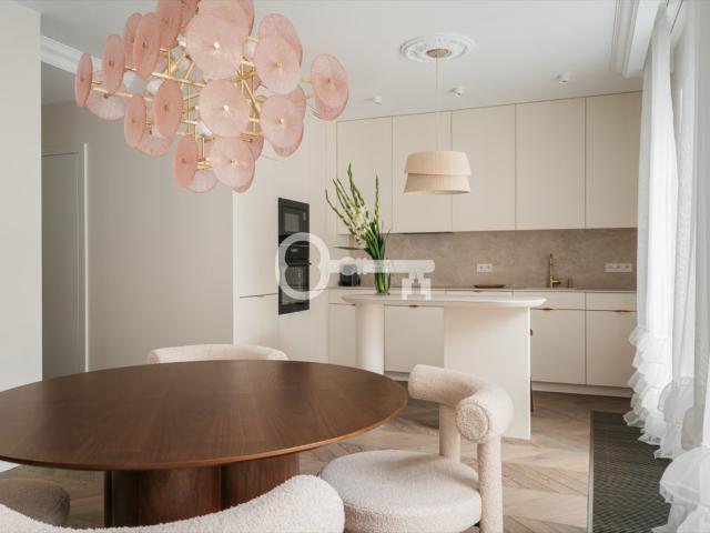 Luksusowy apartament 4 pokoi z balkonem i smart home