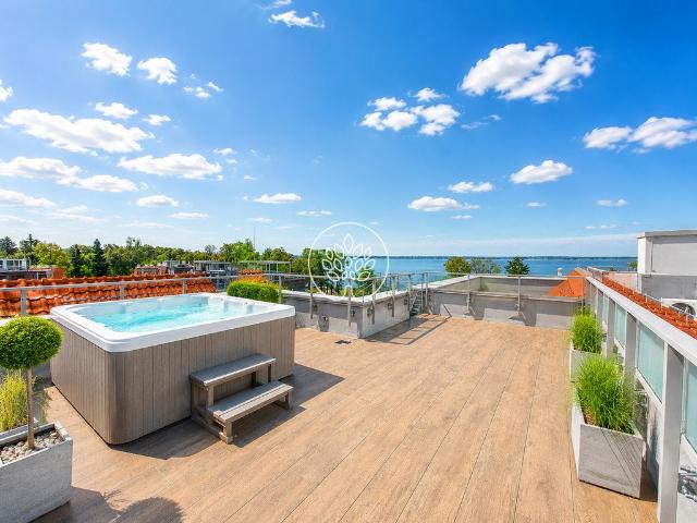 Luksusowy apartament z prywatnym roofem i jacuzzi