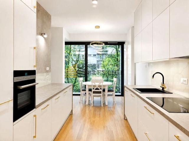 Luksusowy Apartament na Grzybowskiej Warszawa, Śródmieście